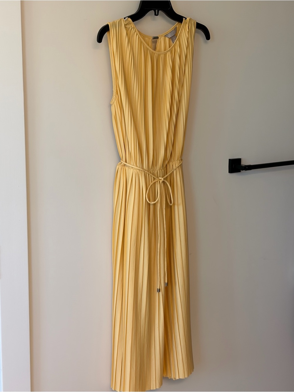 H&M Pleated Sleeveless Maxi Dress in Soft Yellow
